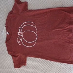 Burgundy pumpkin ss tee
